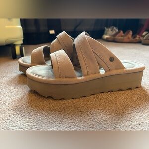 Bearpaw Altitude Sandals - Size: 8 - Color: Mushroom - NWOT